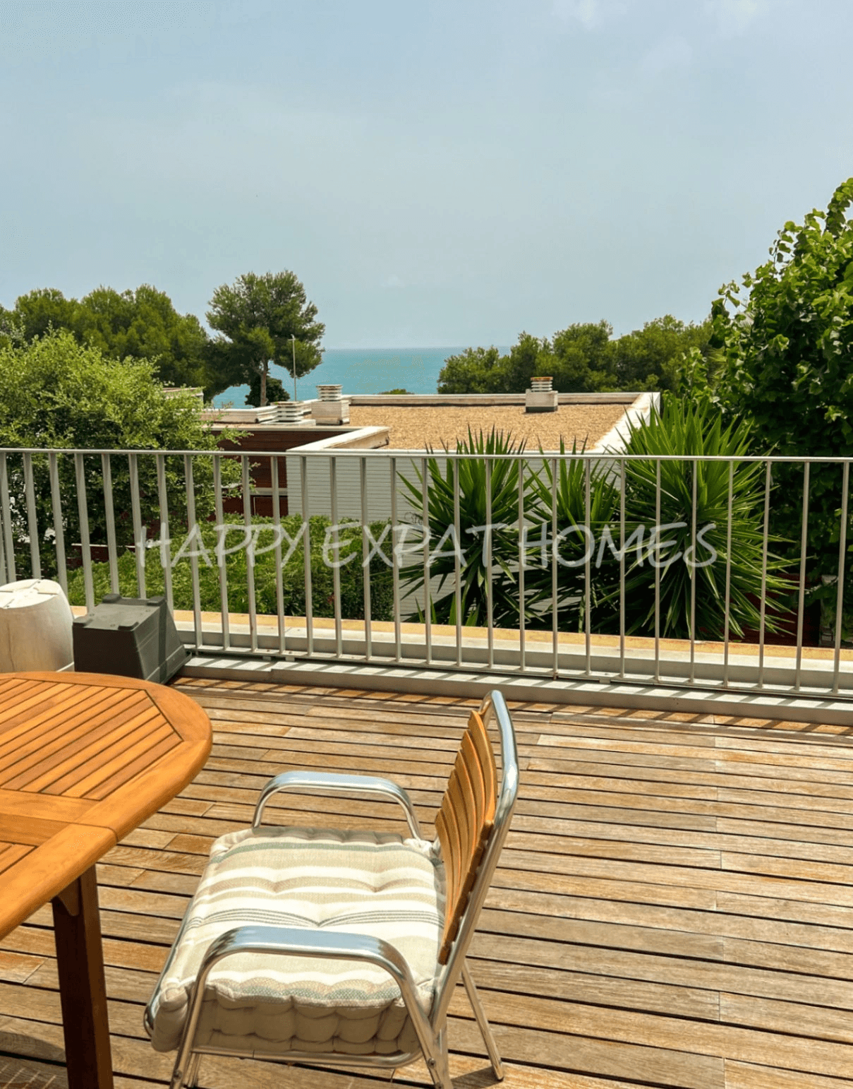 Spacious duplex with seaview and garden in Casas del Mar