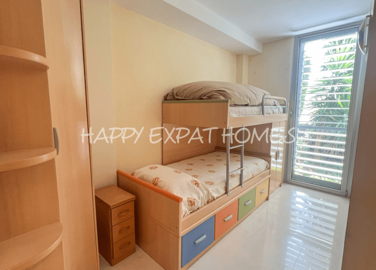 Spacious duplex with seaview and garden in Casas del Mar