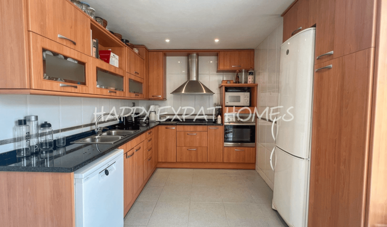 Spacious duplex with seaview and garden in Casas del Mar