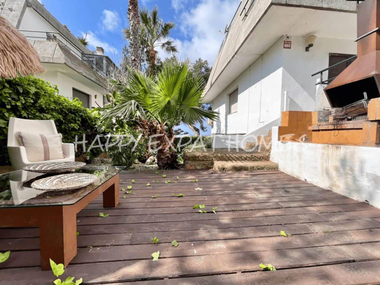 Big villa with private woods and tourist license