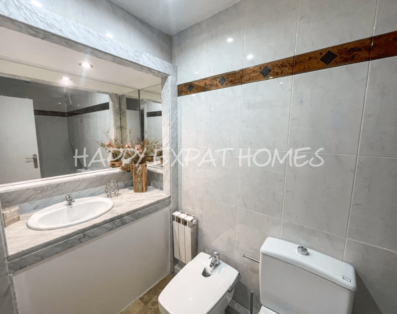 Big villa with private woods and tourist license