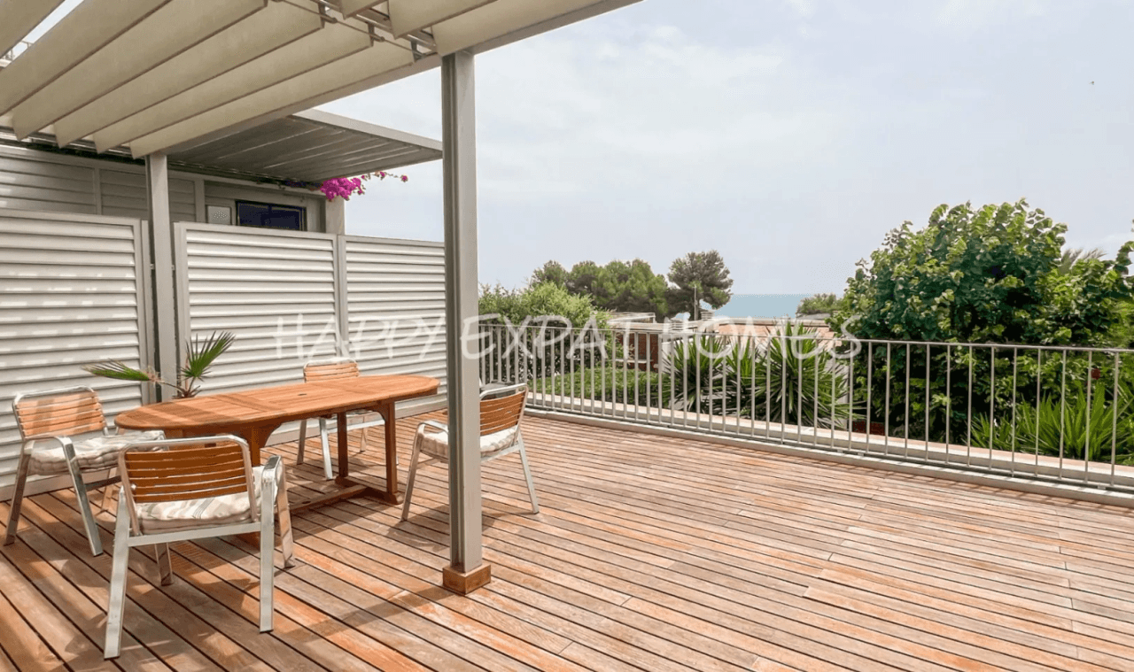 Spacious duplex with seaview and garden in Casas del Mar