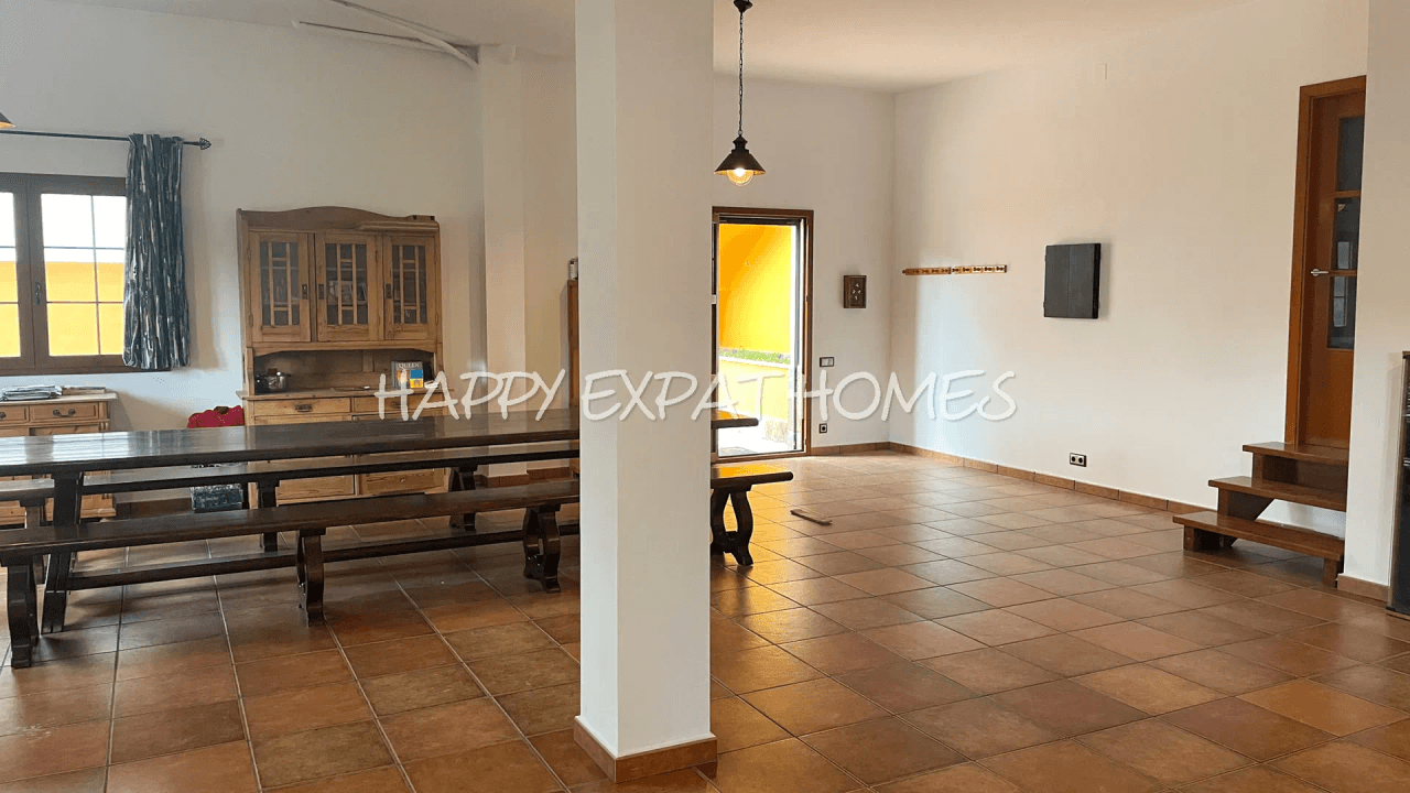 Large duplex house with pool