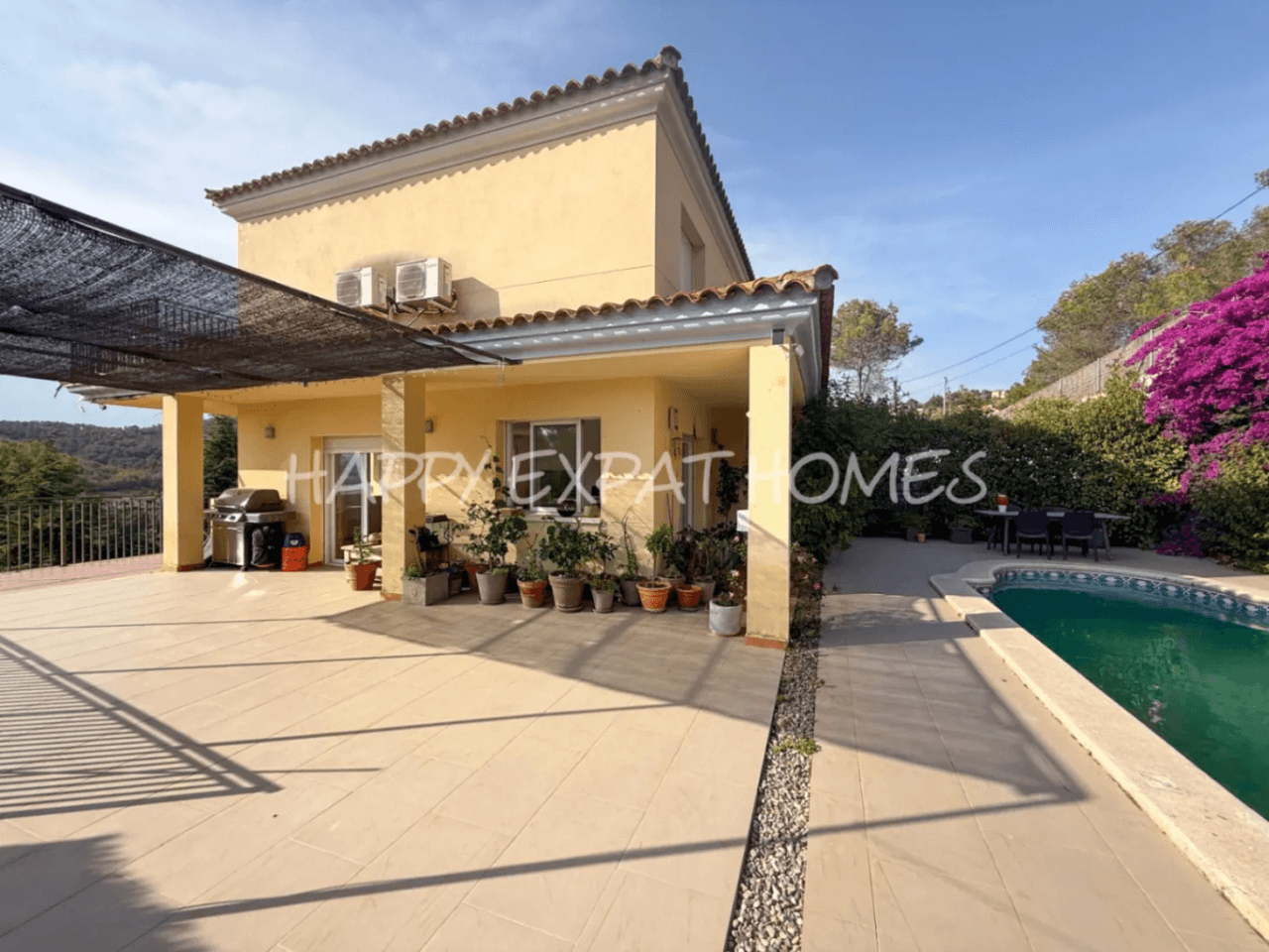 Villa en venta de 5 dormitorios con piscina en Olivella, Barcelona