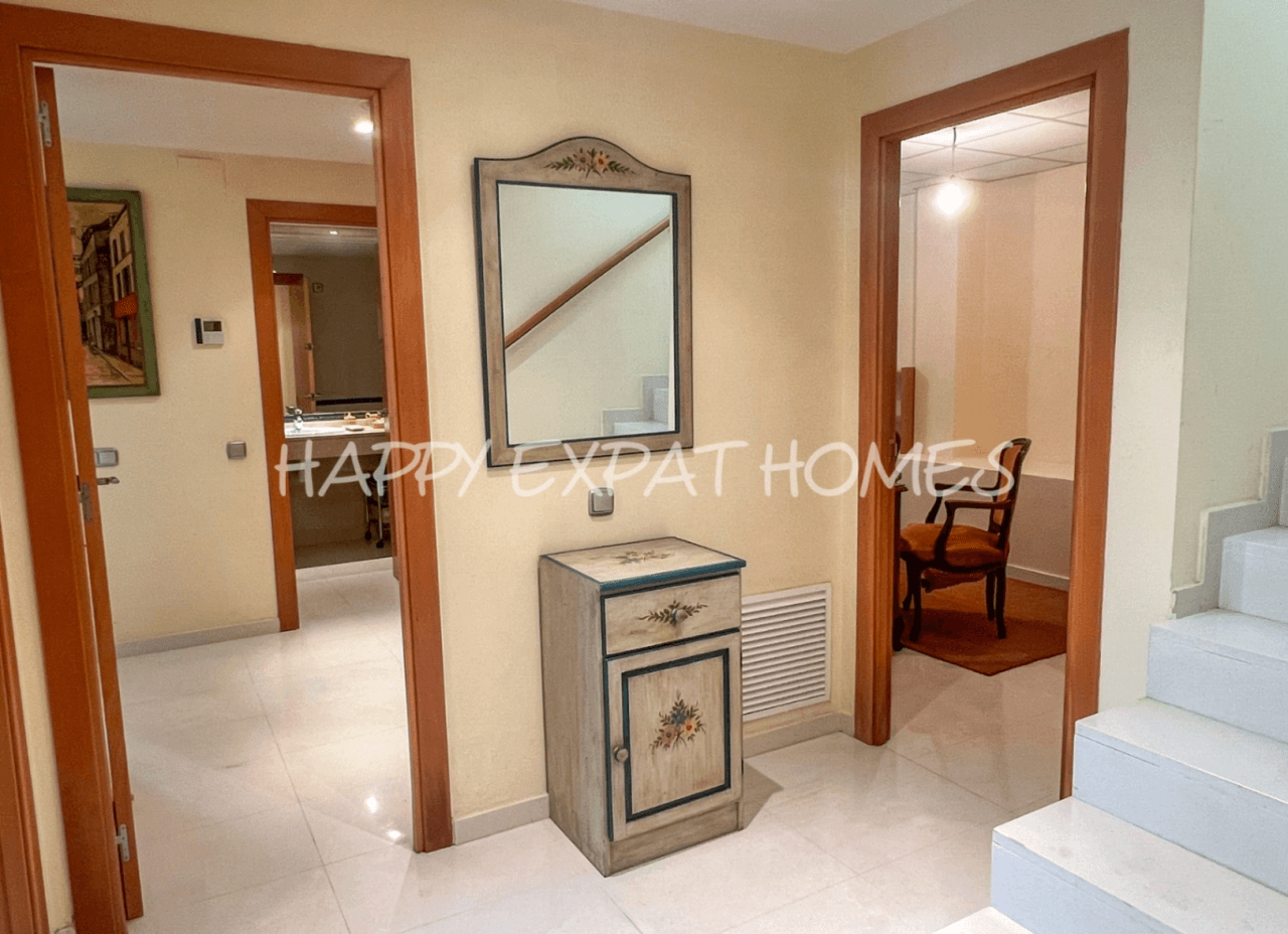 Spacious duplex with seaview and garden in Casas del Mar