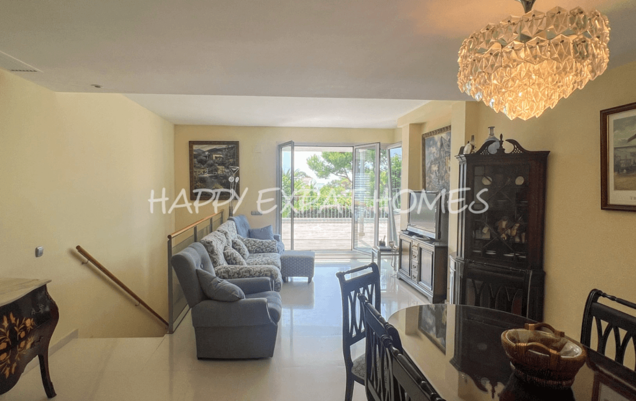 Spacious duplex with seaview and garden in Casas del Mar