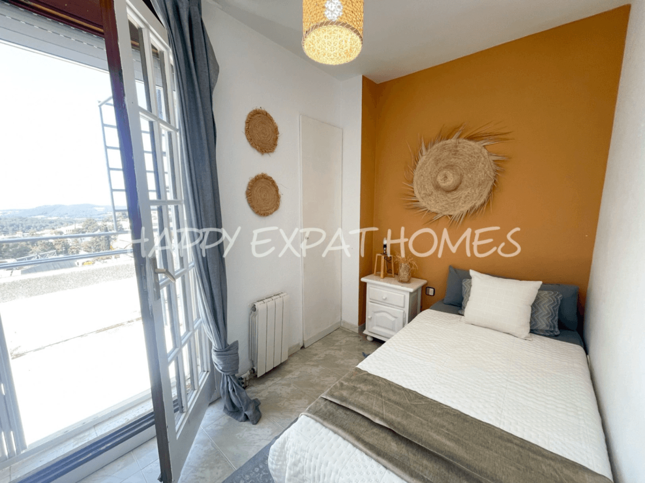 Big villa with private woods and tourist license