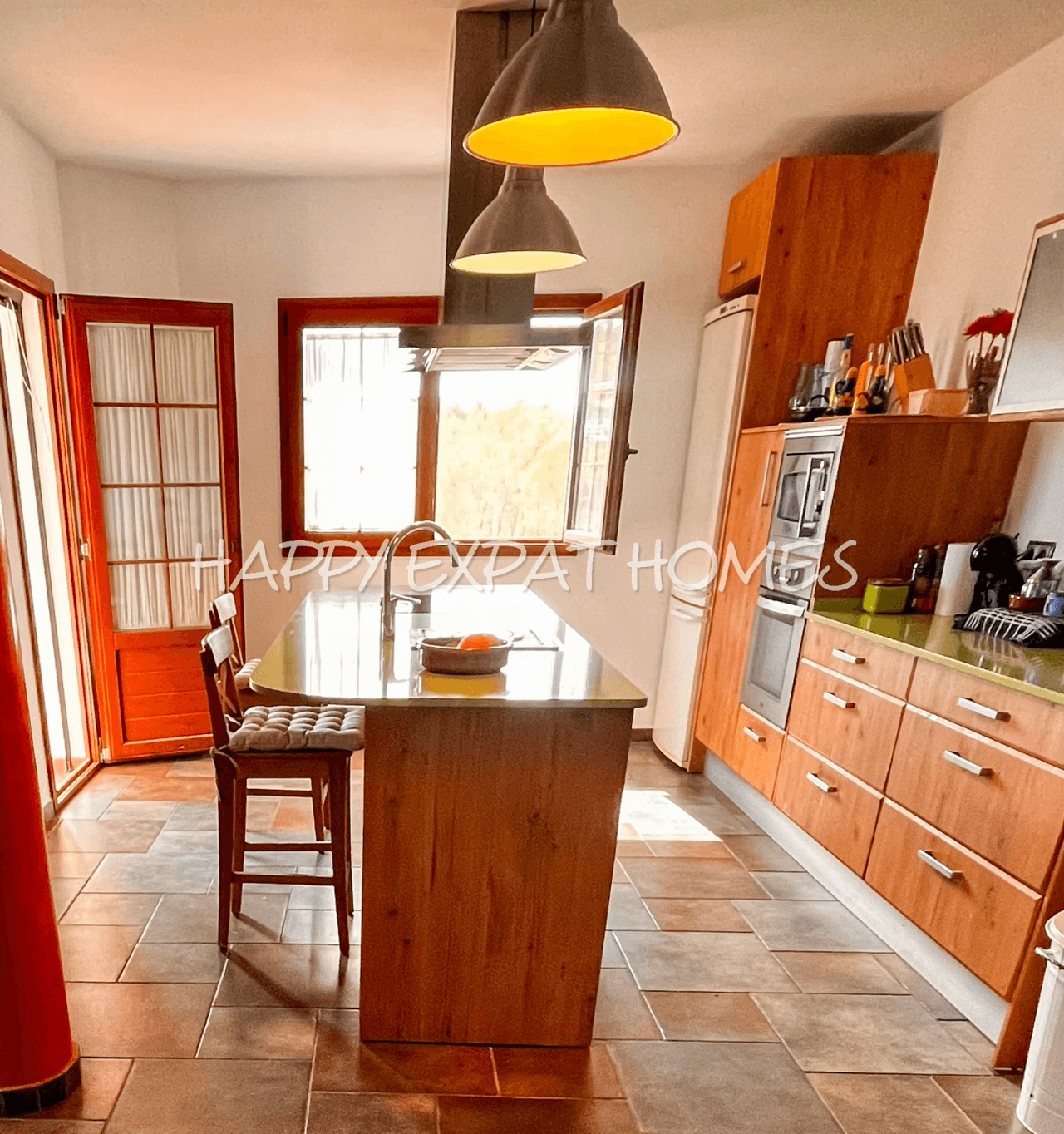 Large duplex house with pool