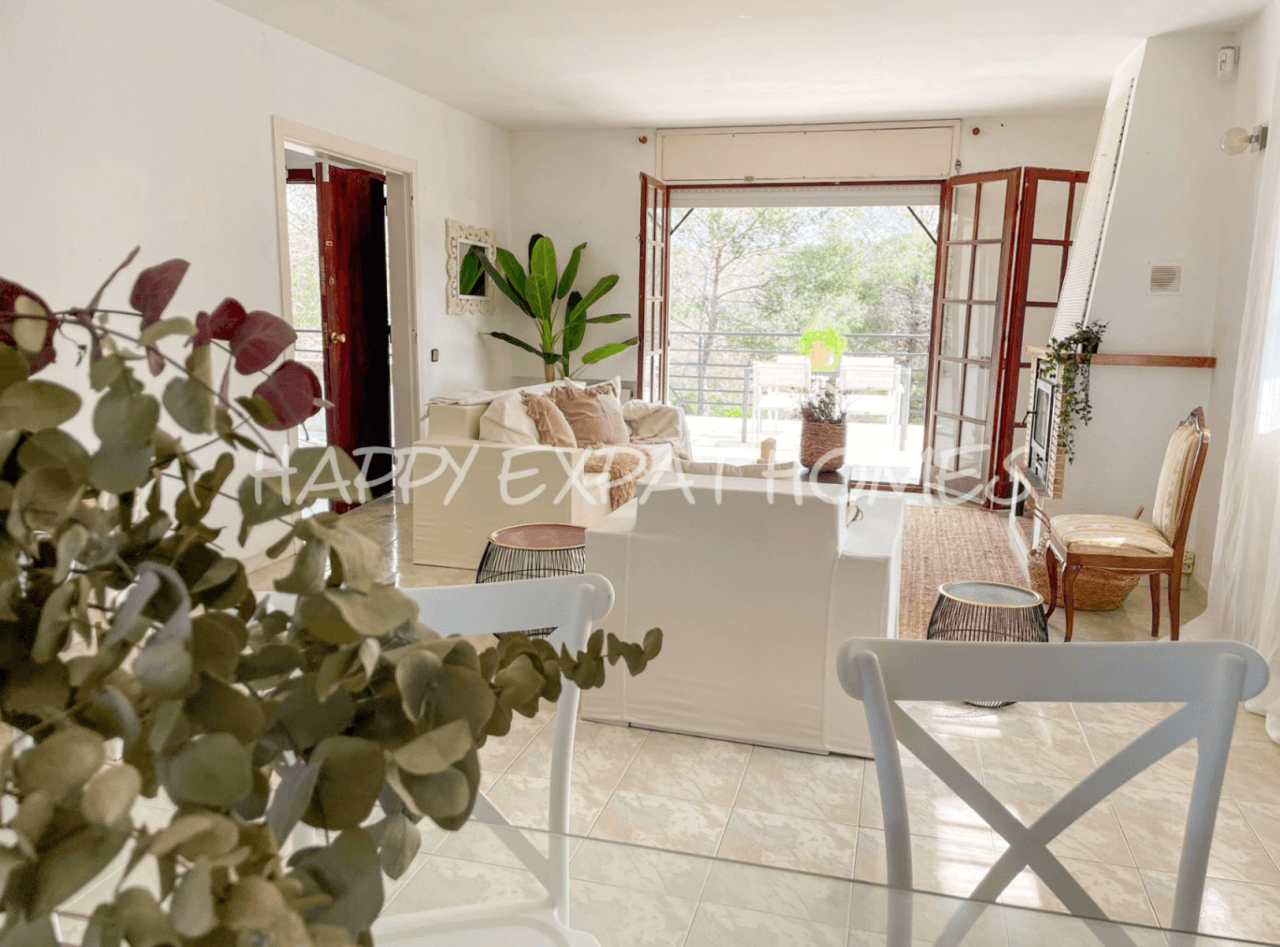 Big villa with private woods and tourist license
