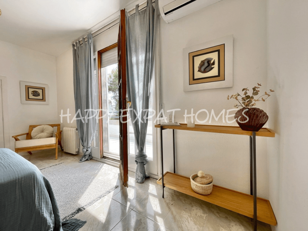 Big villa with private woods and tourist license