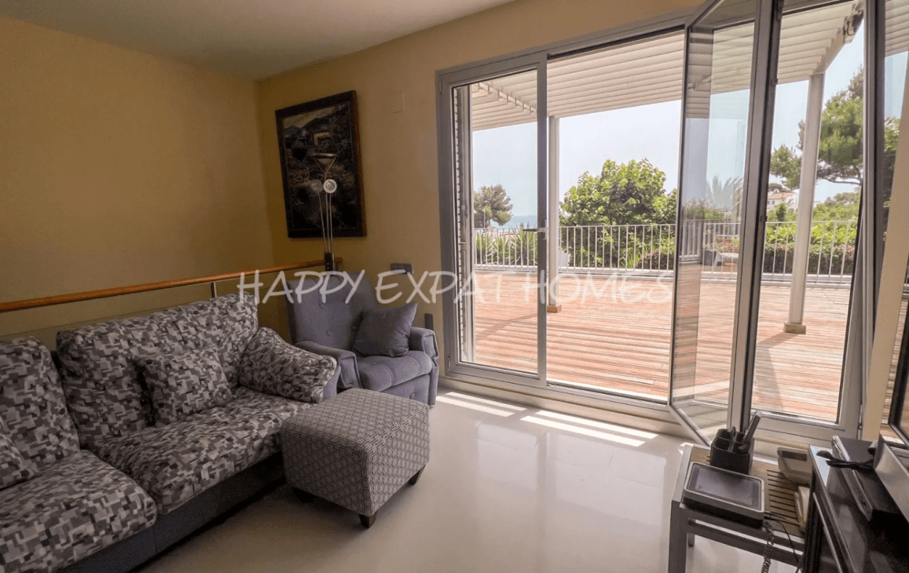 Spacious duplex with seaview and garden in Casas del Mar