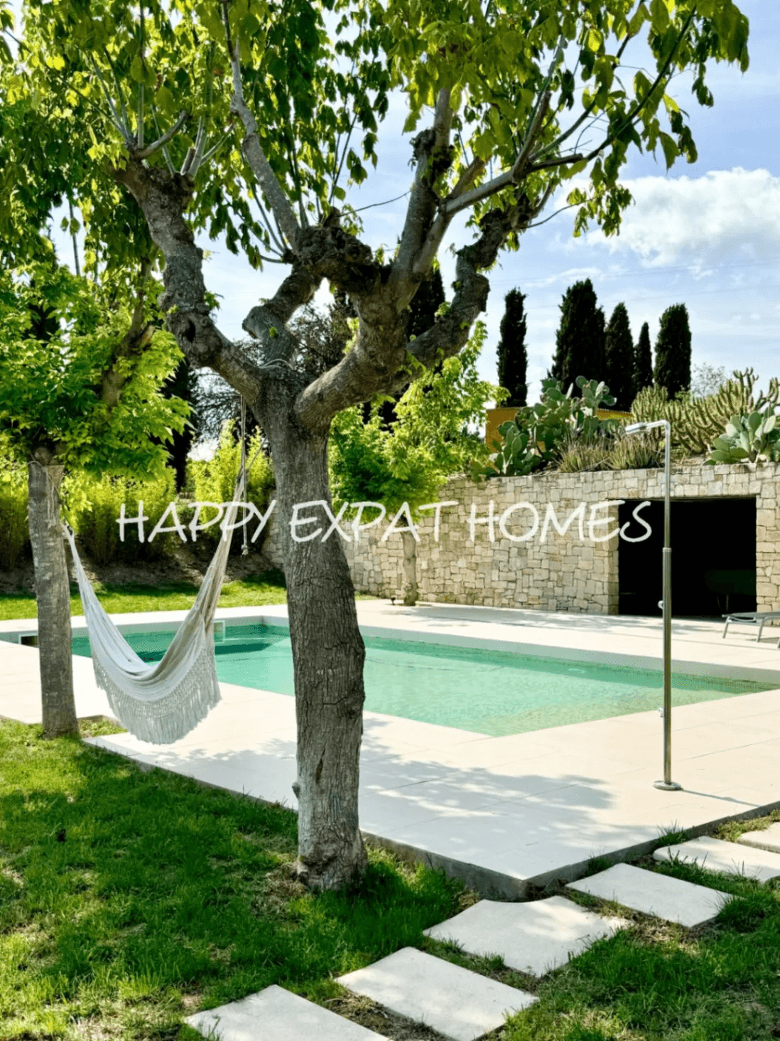Exquisite country house surrounded by Catalan vineyards