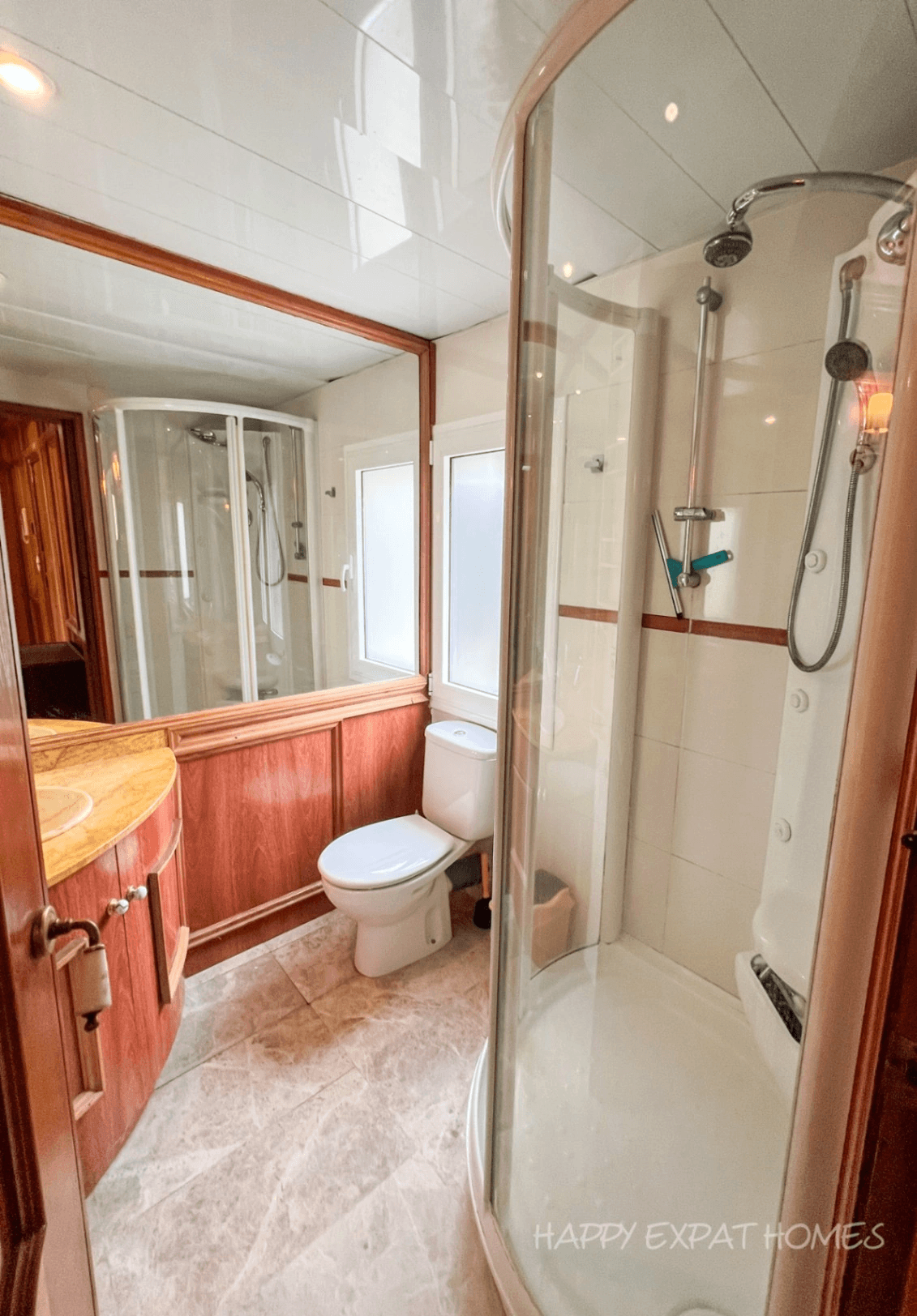 Villa spaziosa con piscina in affitto a Sant Just Desvern