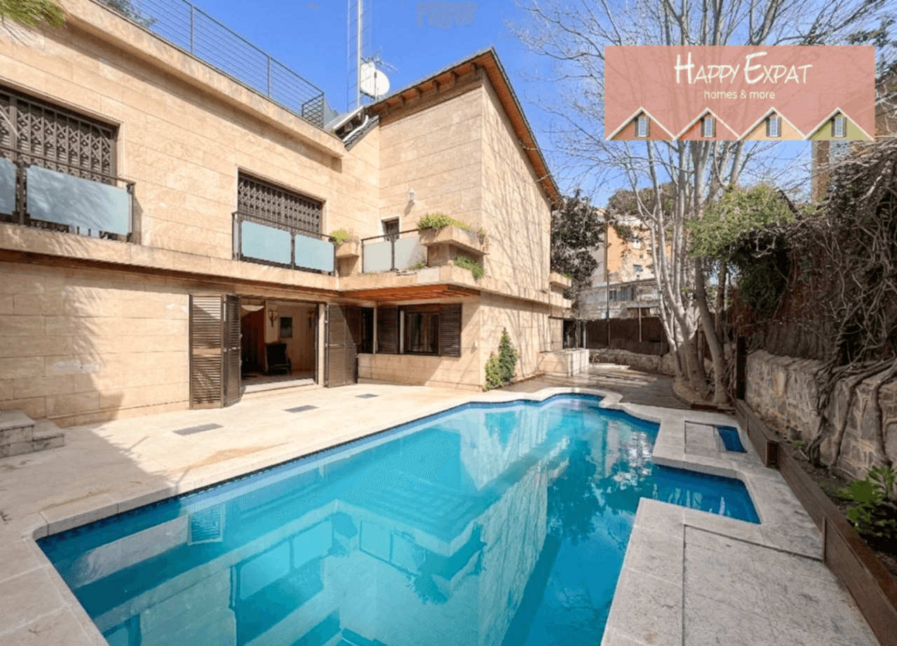Villa spaziosa con piscina in affitto a Sant Just Desvern