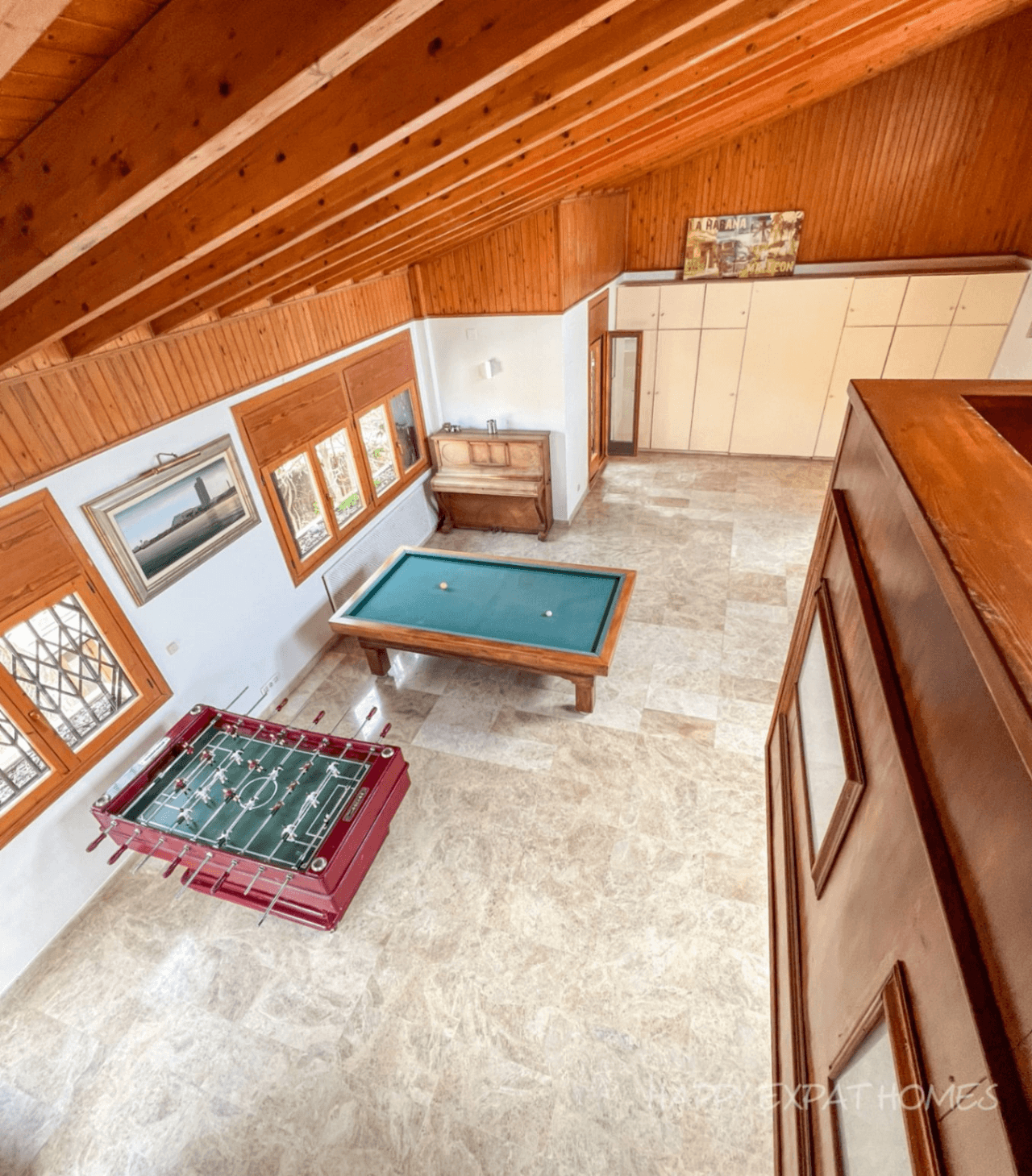 Villa spaziosa con piscina in affitto a Sant Just Desvern