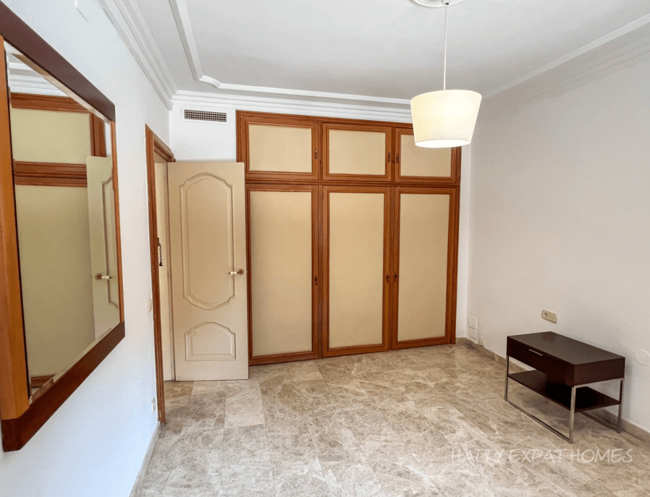 Villa spaziosa con piscina in affitto a Sant Just Desvern