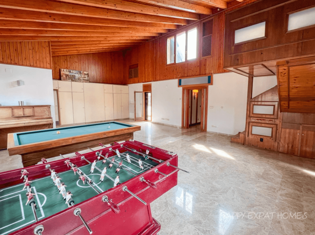 Villa spaziosa con piscina in affitto a Sant Just Desvern
