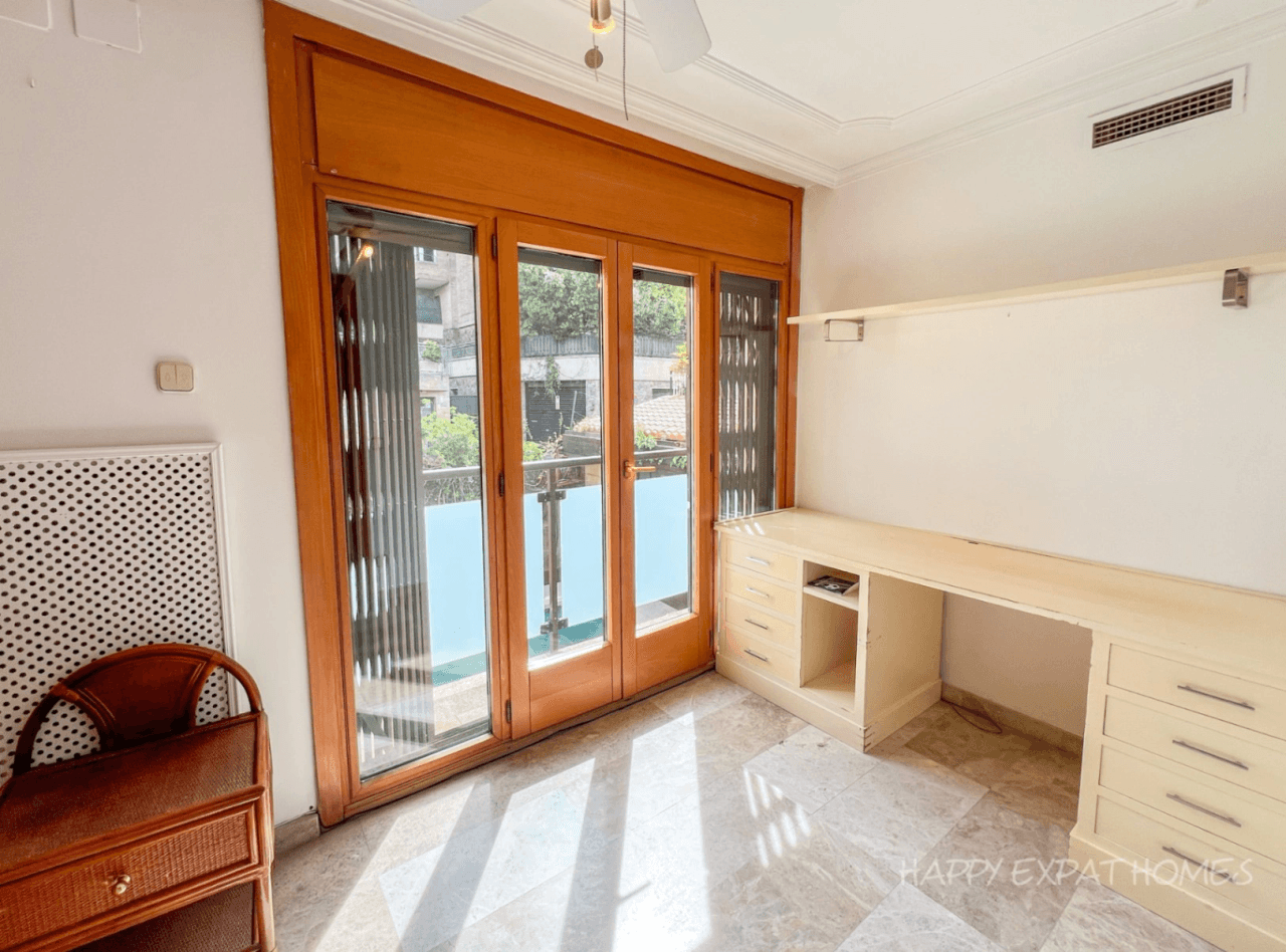 Villa spaziosa con piscina in affitto a Sant Just Desvern