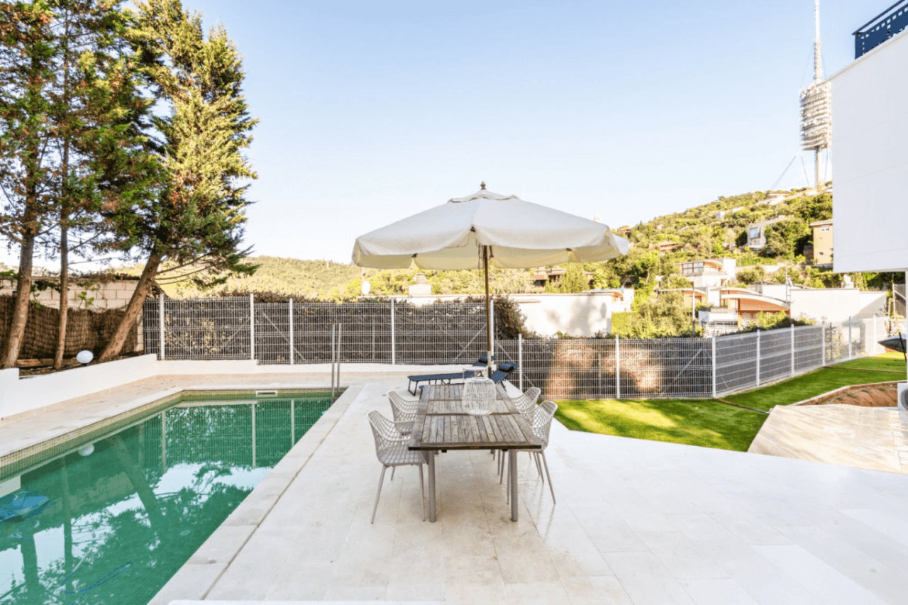 Contemporary Home in Natural Surroundings in Barcelona