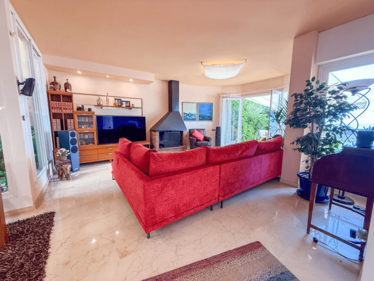 Sea-view townhouse with private garden in gated Vallpineda community, Sitges