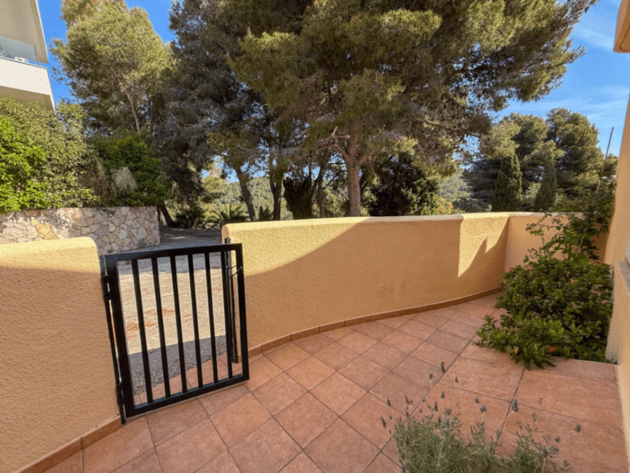 Sea-view townhouse with private garden in gated Vallpineda community, Sitges