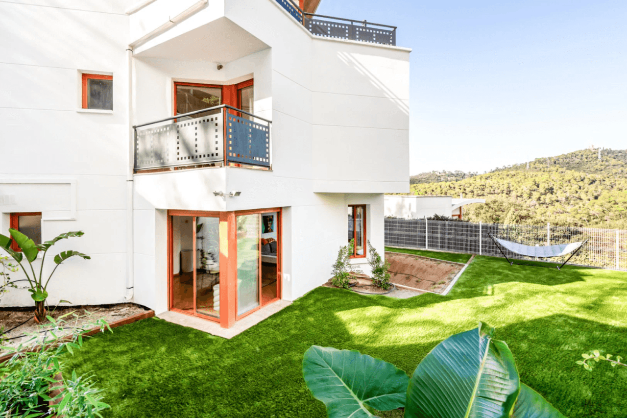 Contemporary Home in Natural Surroundings in Barcelona