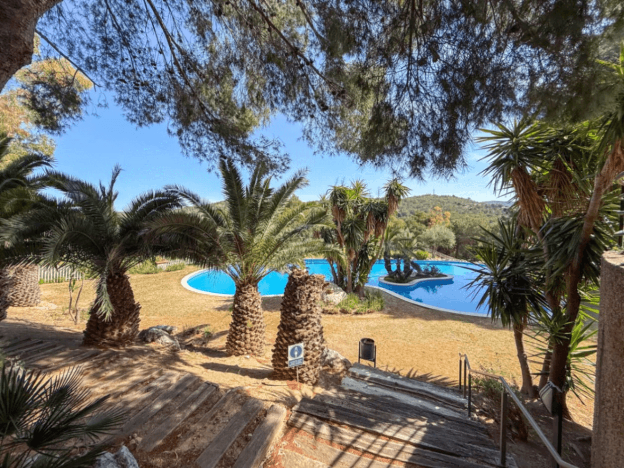 Sea-view townhouse with private garden in gated Vallpineda community, Sitges