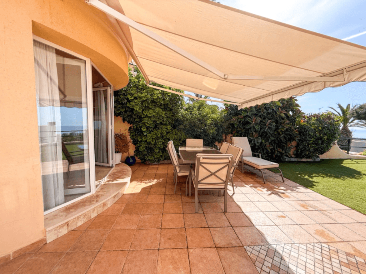 Sea-view townhouse with private garden in gated Vallpineda community, Sitges