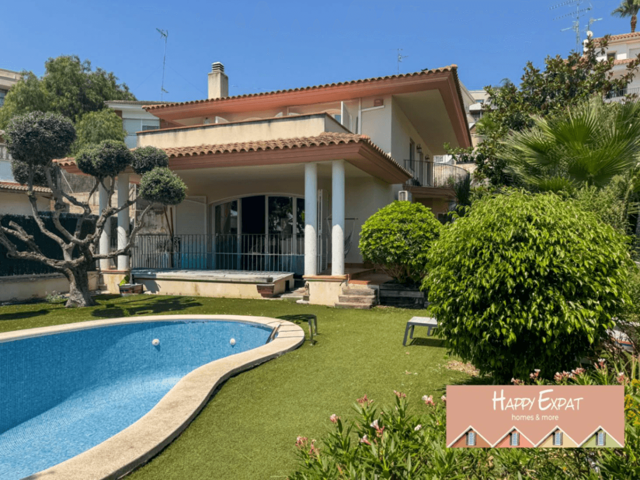 Majestic villa with sea views and pool in Quintmar (Sitges)