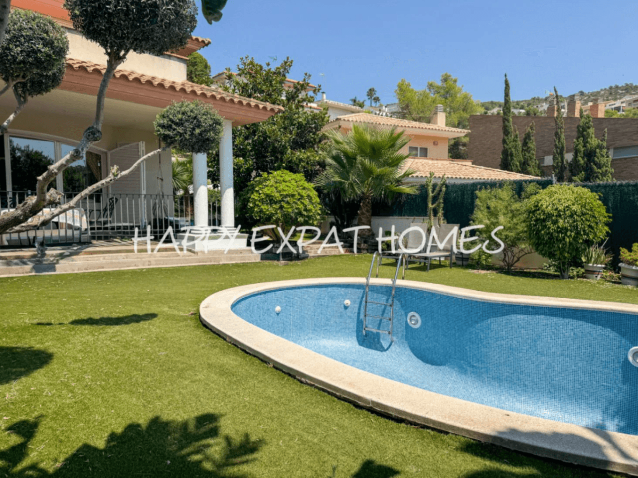 Majestic villa with sea views and pool in Quintmar (Sitges)