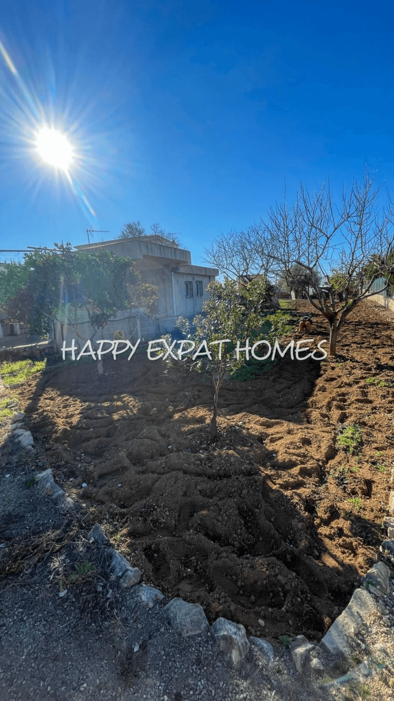 Lovely flat plot with stunning views of the mountains