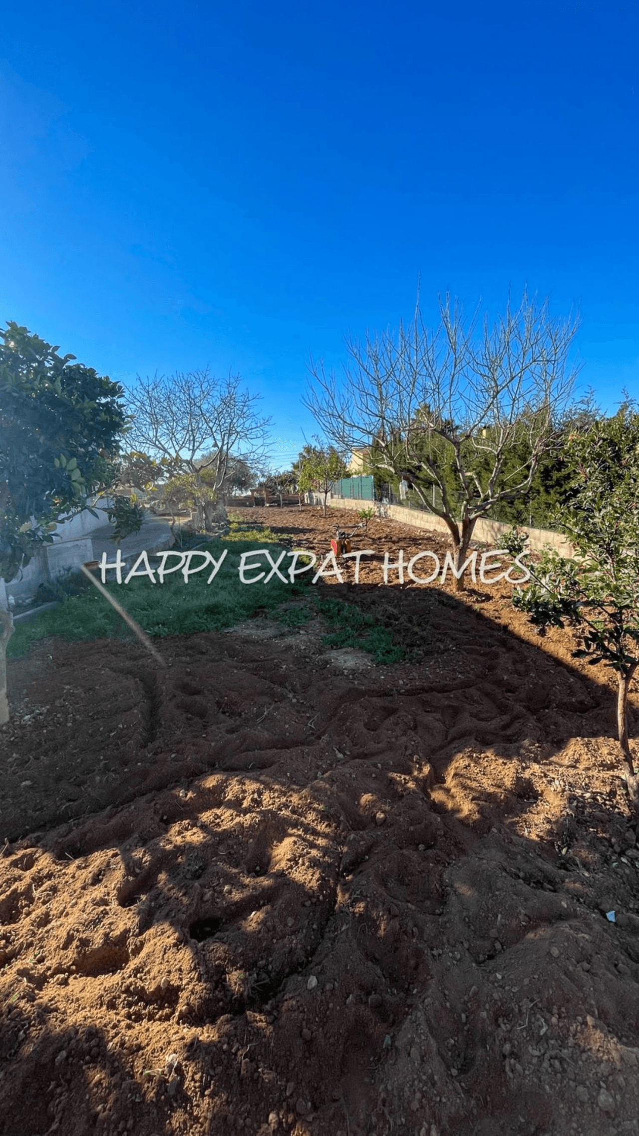 Lovely flat plot with stunning views of the mountains