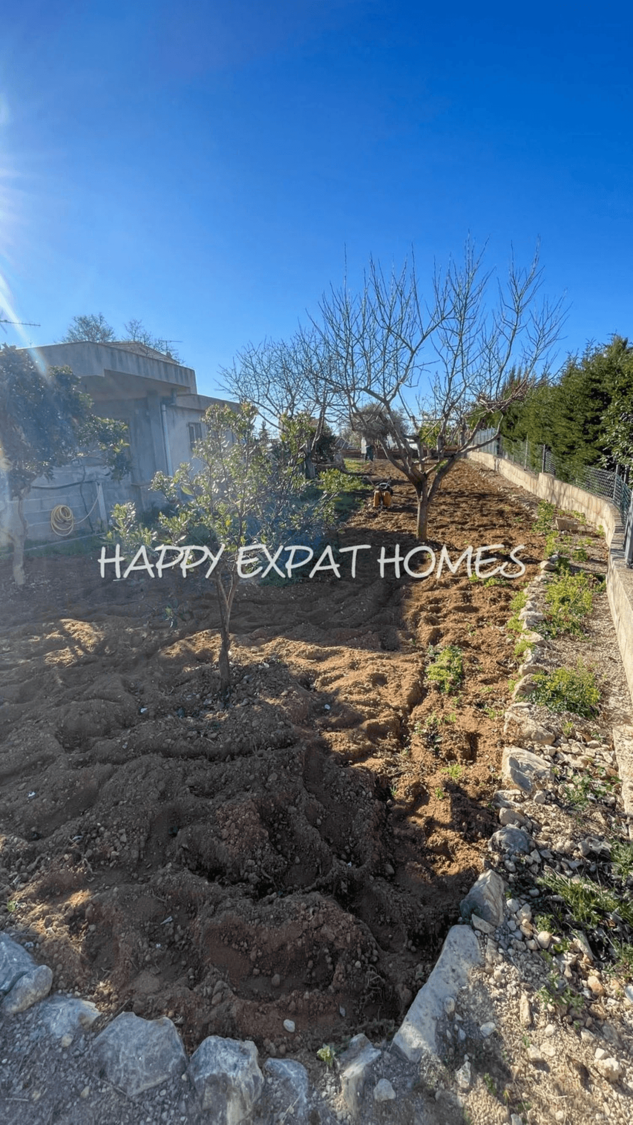 Lovely flat plot with stunning views of the mountains