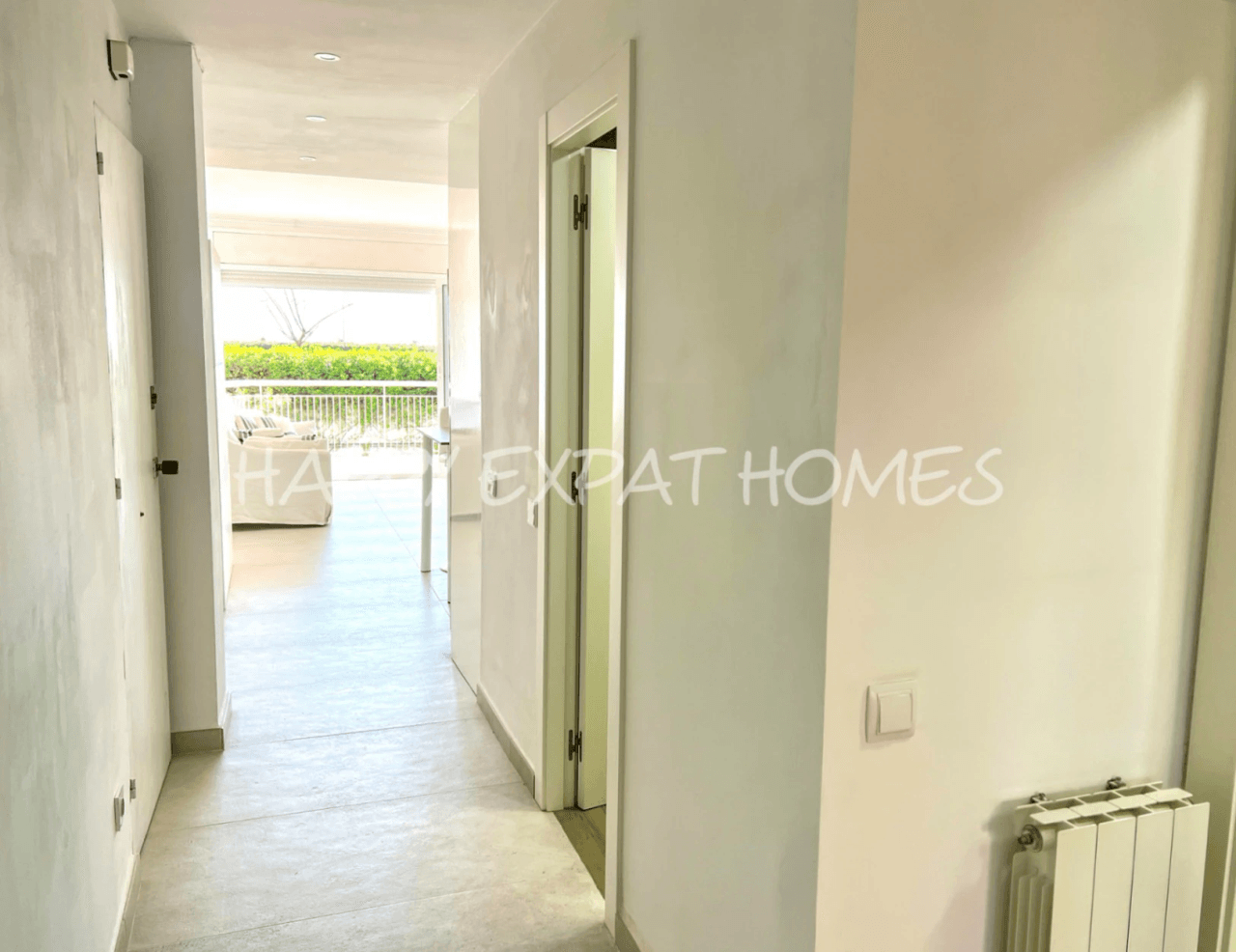 2-bedroom refurbished apartment in first line