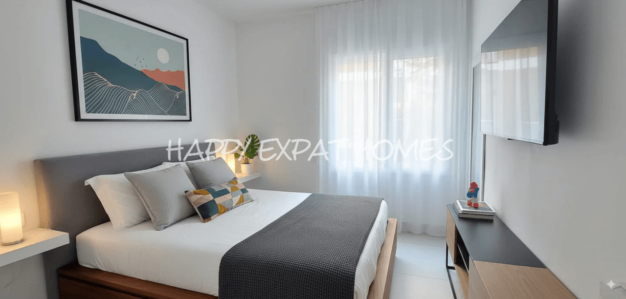 2-bedroom refurbished apartment in first line