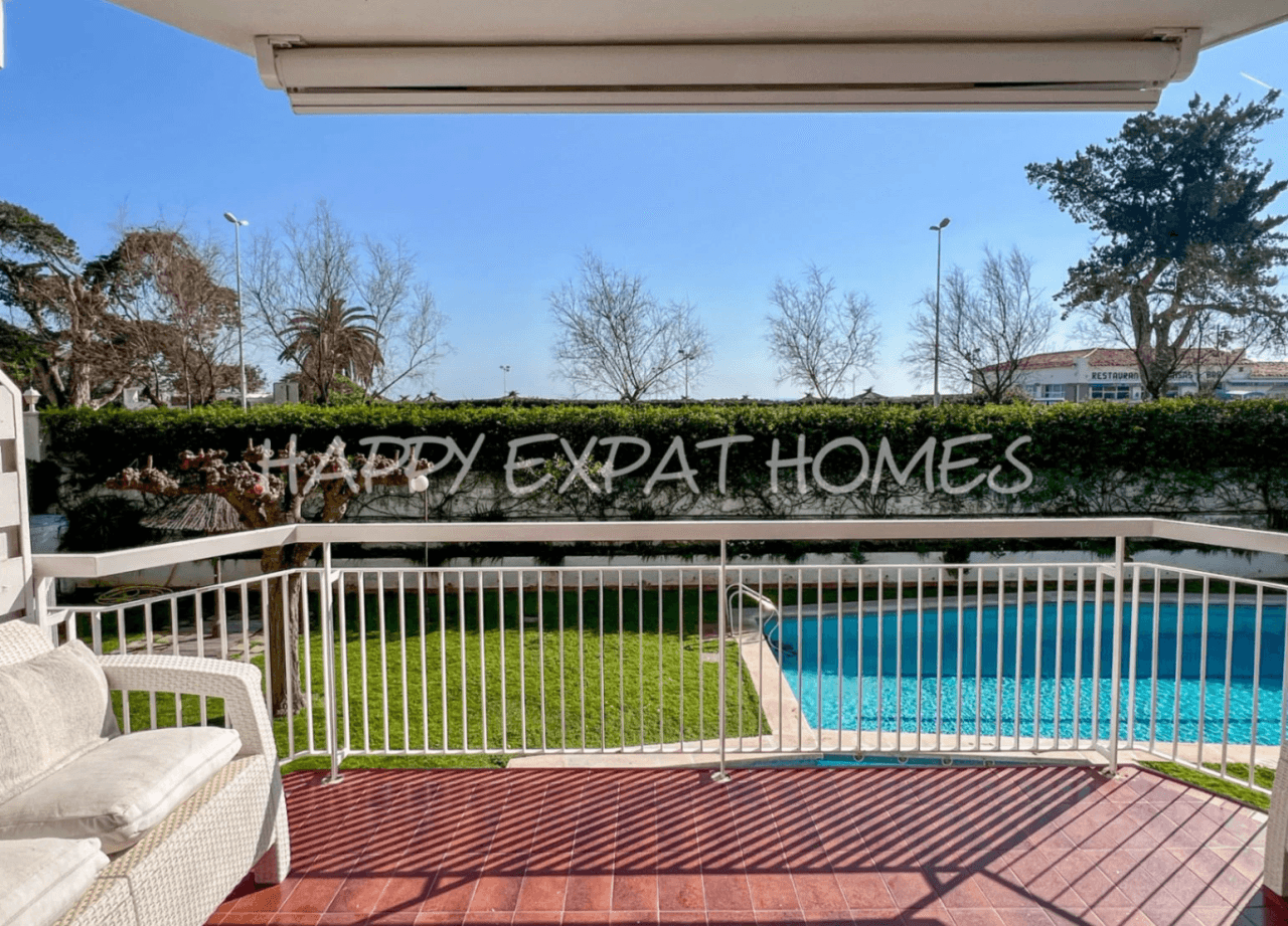 2-bedroom refurbished apartment in first line