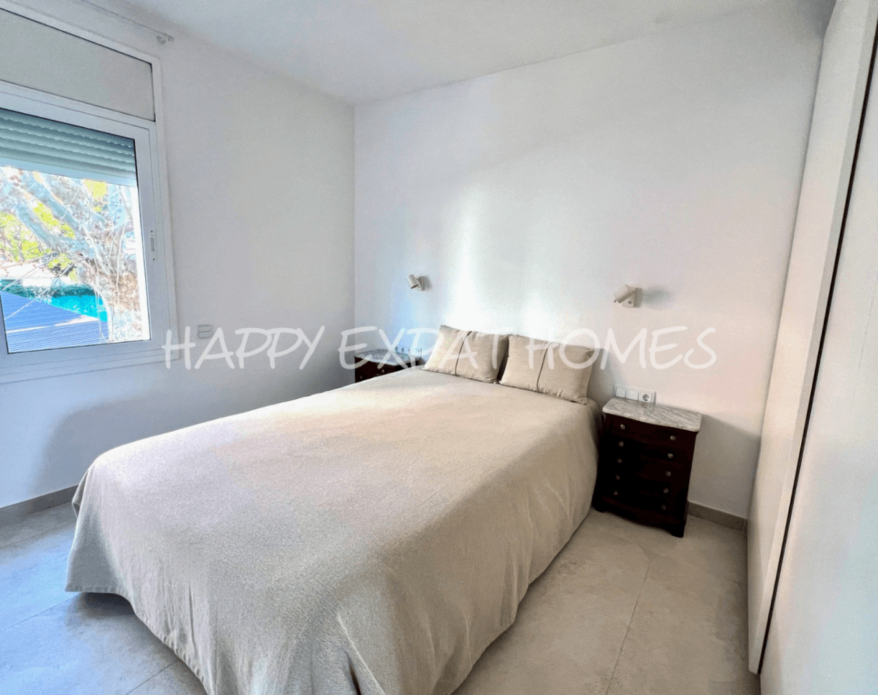 2-bedroom refurbished apartment in first line