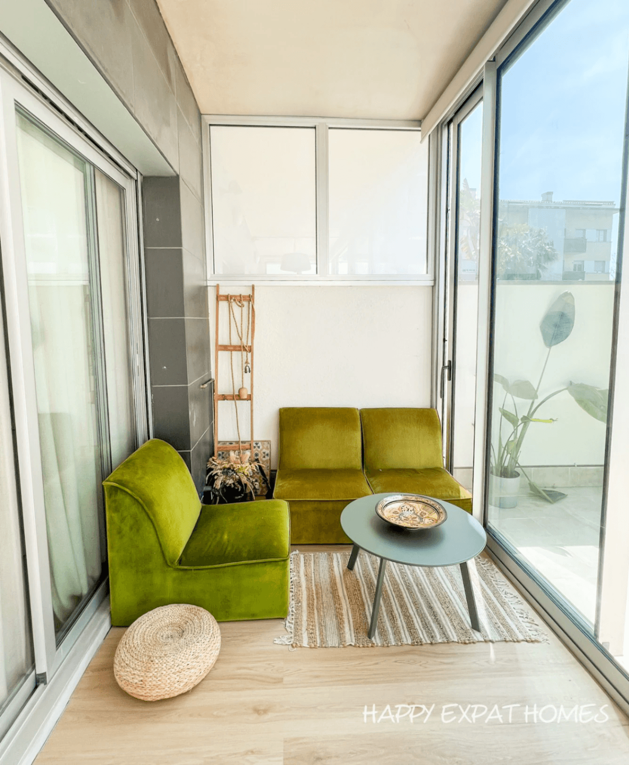 Unique apartment in La Plana (Sitges) with 205m2 private garden