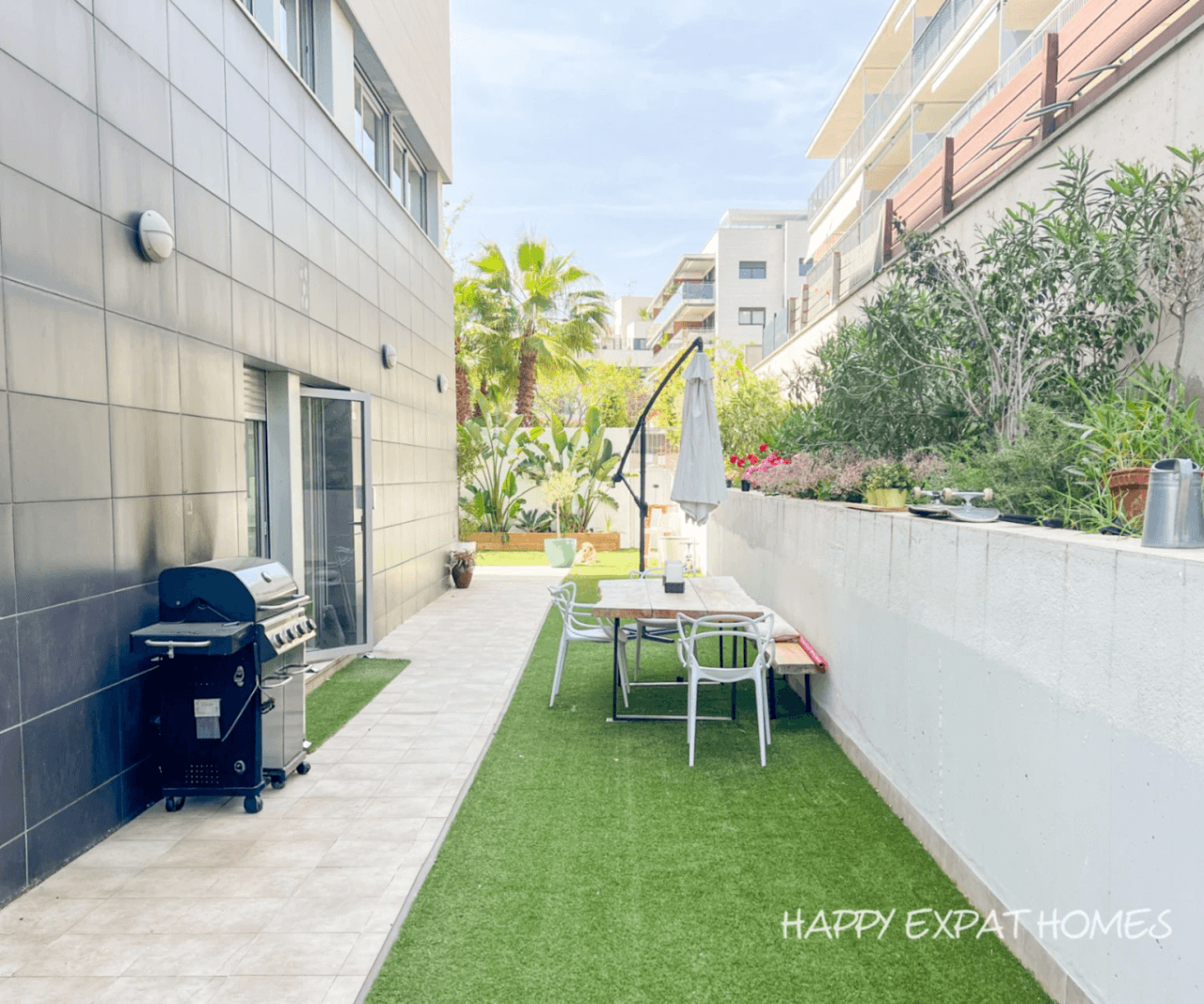 Unique apartment in La Plana (Sitges) with 205m2 private garden