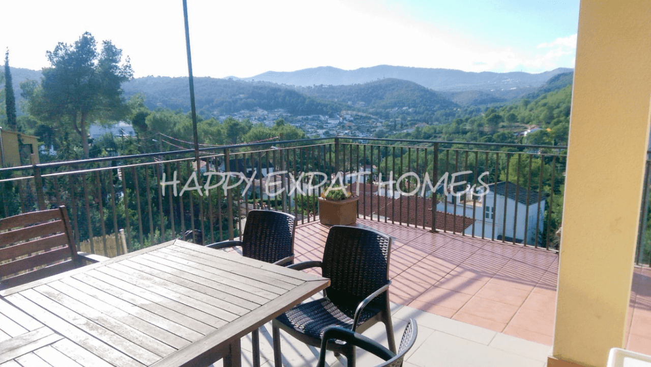 Beautiful family home located in a quiet area of the Sitges mountains Mas Mestre Olivella