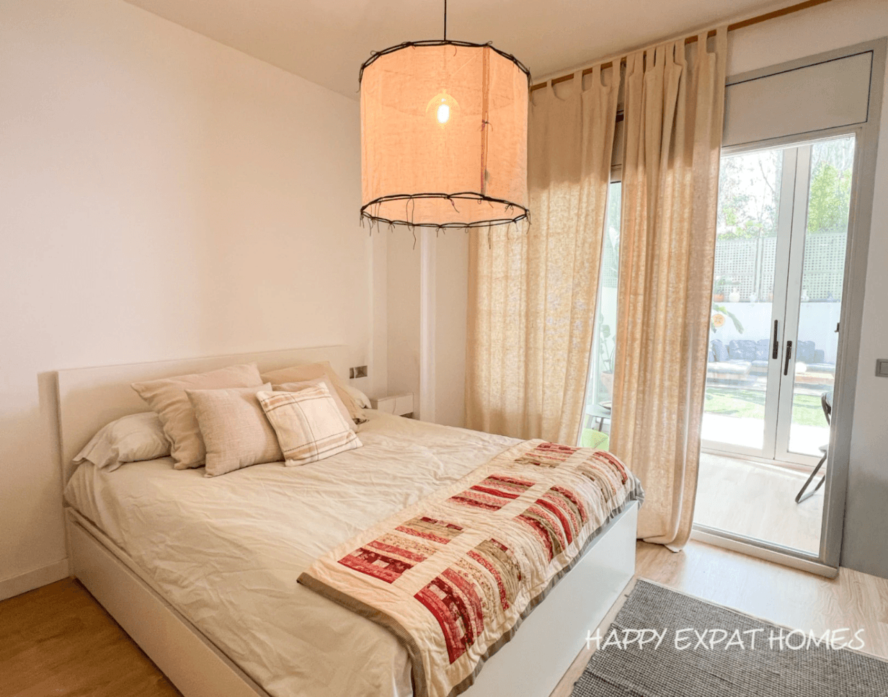 Unique apartment in La Plana (Sitges) with 205m2 private garden