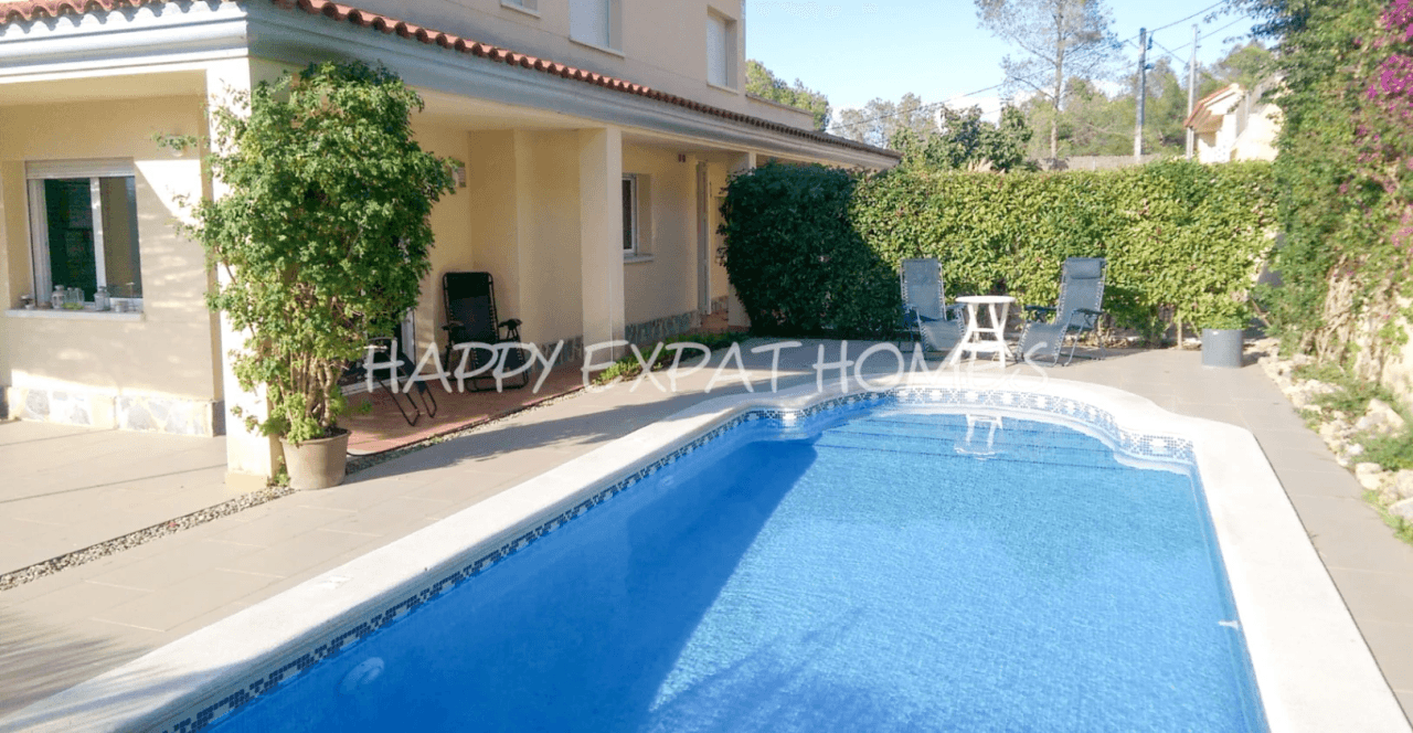 Beautiful family home located in a quiet area of the Sitges mountains Mas Mestre Olivella