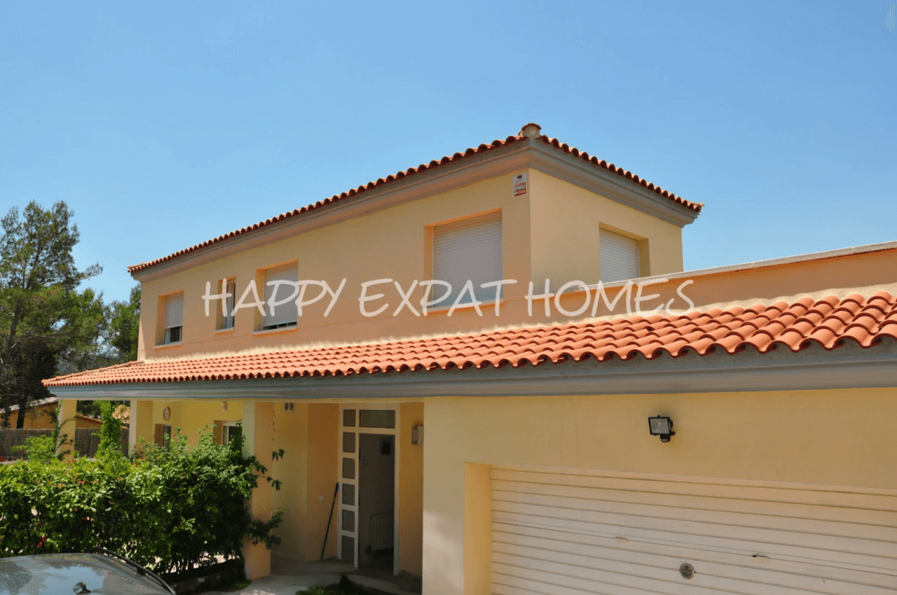 Beautiful family home located in a quiet area of the Sitges mountains Mas Mestre Olivella