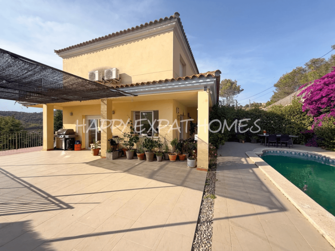 Beautiful family home located in a quiet area of the Sitges mountains Mas Mestre Olivella
