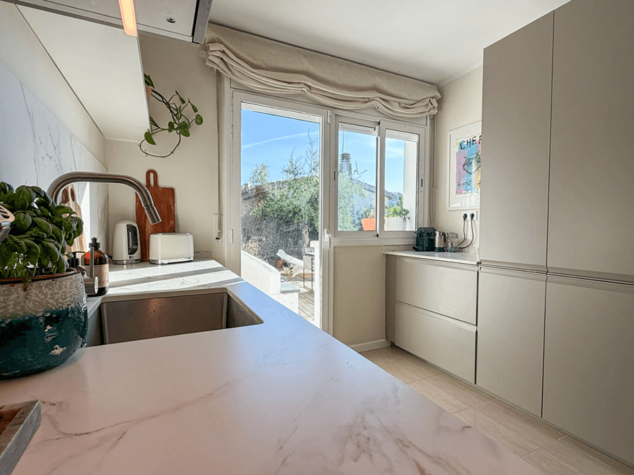 Villa with pool near Sitges close to schools, restaurants and stores