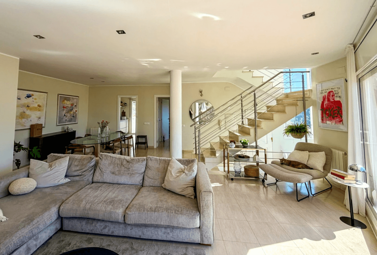 Villa with pool near Sitges close to schools, restaurants and stores