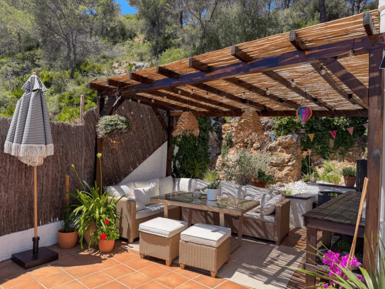 Villa with pool near Sitges close to schools, restaurants and stores