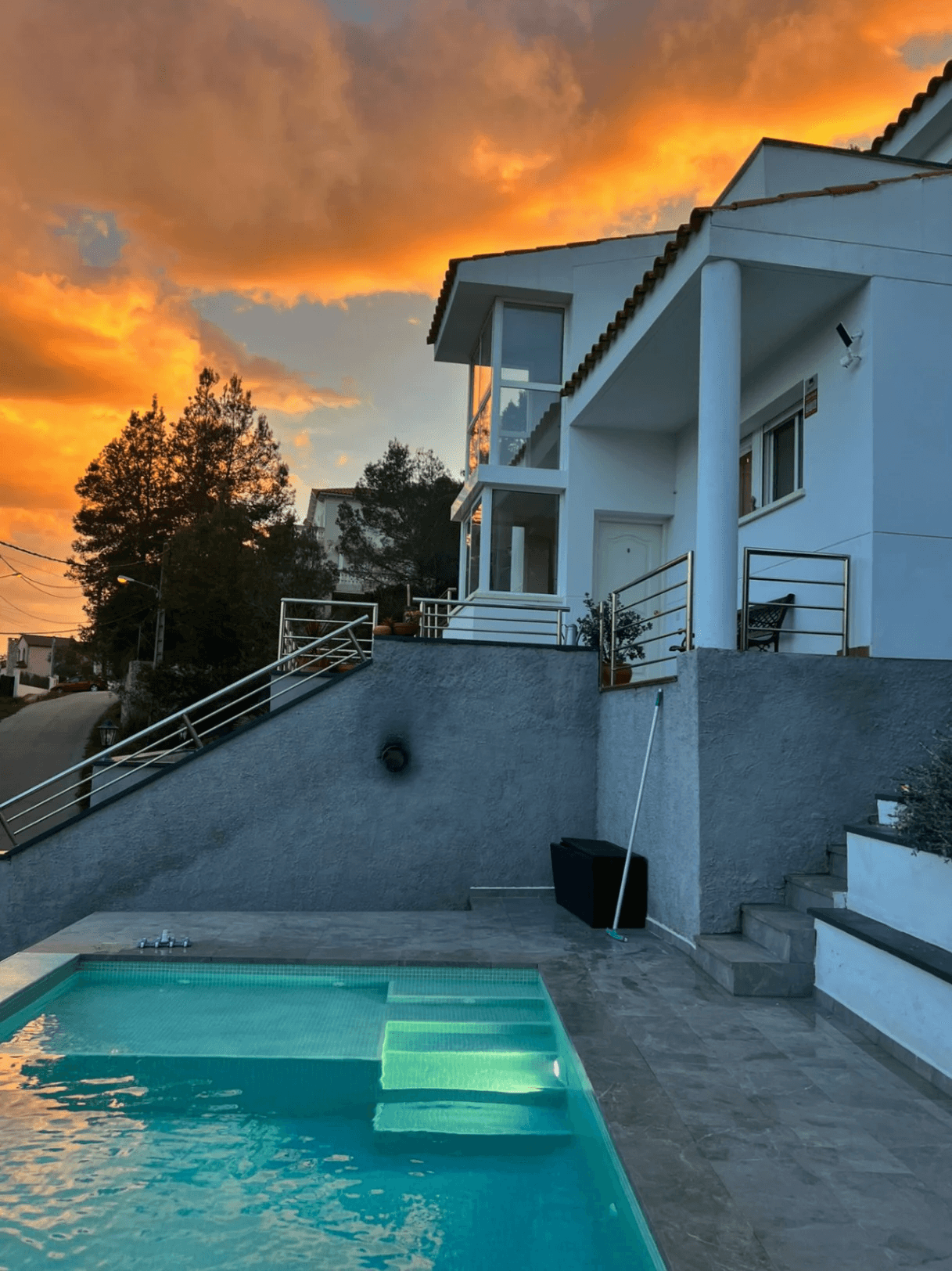 Villa with pool near Sitges close to schools, restaurants and stores