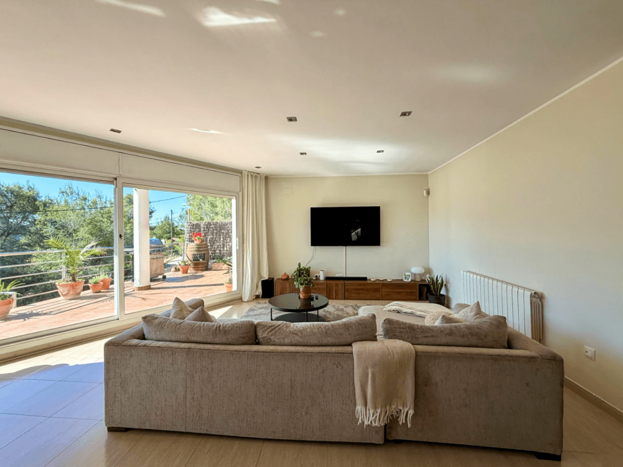 Villa with pool near Sitges close to schools, restaurants and stores