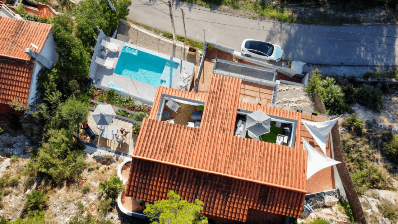 Villa with pool near Sitges close to schools, restaurants and stores